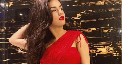 Avneet Kaur Sets Temperature Soaring In This Red Dress See Now Top