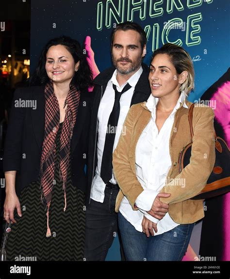 Rain Phoenix Joaquin Phoenix And Summer Phoenix Attending The Premiere