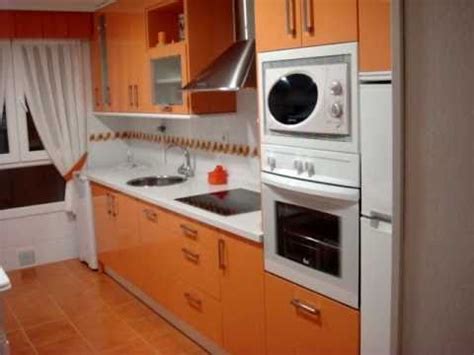 Cocinas modernas en color blanco. Cocina GLASS Naranja y blanco - YouTube