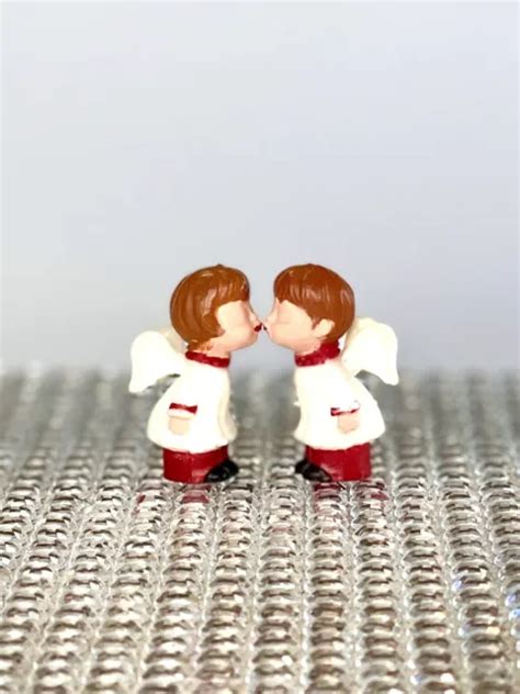 Vintage Pair Valentine Christmas Boy Girl Kissing Angel Mini Figure