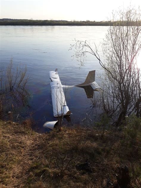 Рассказываем главное о крушении самолета в. Самолет упал в Оку в Нижегородской области | Региональное ...