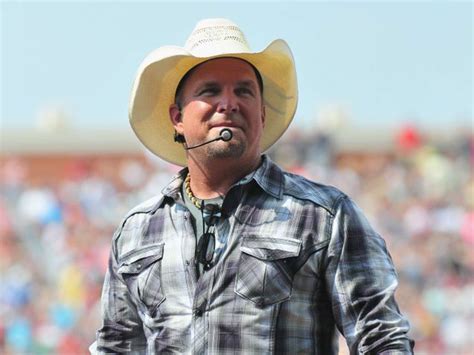 Page 3 Profile Garth Brooks Country Music Singer The Independent