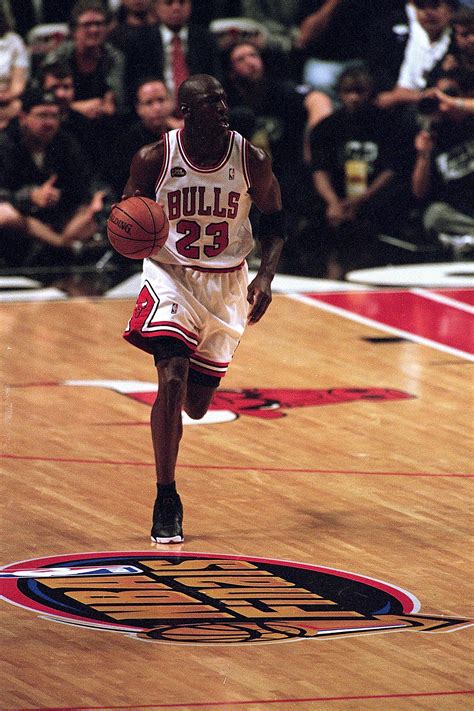 Michael Jordan And 10 Inspiring Nba Moments Bleacher Report Latest
