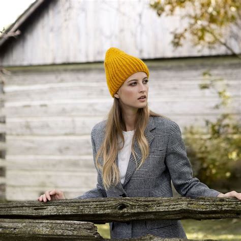 It's a free knitting pattern that everyone will love. Patons Knit Wise Watchcap, Yellow | Yarnspirations in 2021 ...