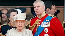 Il principe Andrea non è più 'Altezza Reale'. La Regina Elisabetta ...
