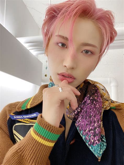 Ateez On Twitter Pink Hair Park Seong Hwa Kpop