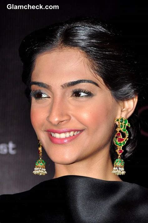 Sonam Kapoors Timeless Hairstyle And Makeup Diy