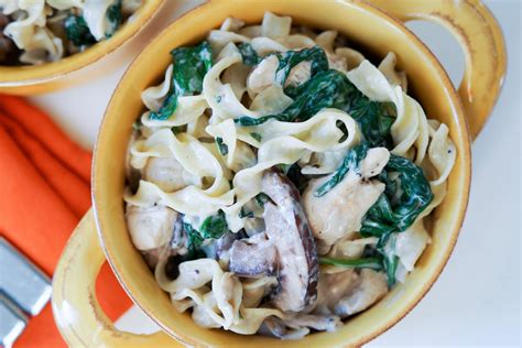 Simple And Delicious Chicken Alfredo Egg Noodles