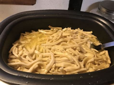 Quick And Easy Crockpot Chicken Noodles Crockpot Chicken And Noodles