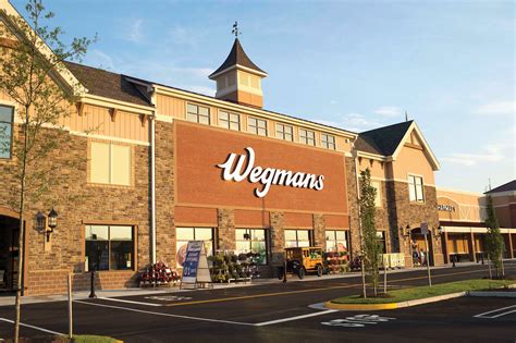 From apps to desserts, we've got christmas dinner covered. 7 Perks Only Wegmans Shoppers Know About | Taste of Home