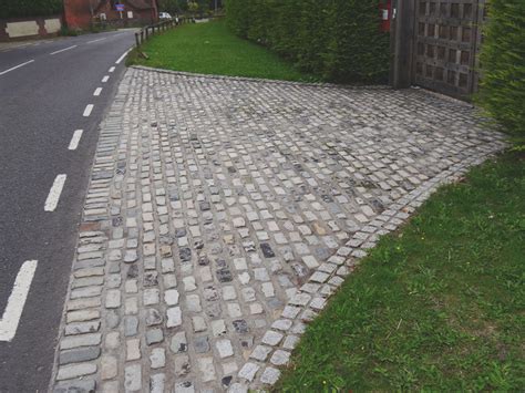 A Guide To Working With And Laying Reclaimed Stone Setts