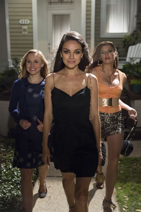 Photo De Mila Kunis Bad Moms Photo Kristen Bell Mila Kunis