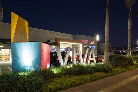 Viva Open Mall Studiomda Wayfinding Design