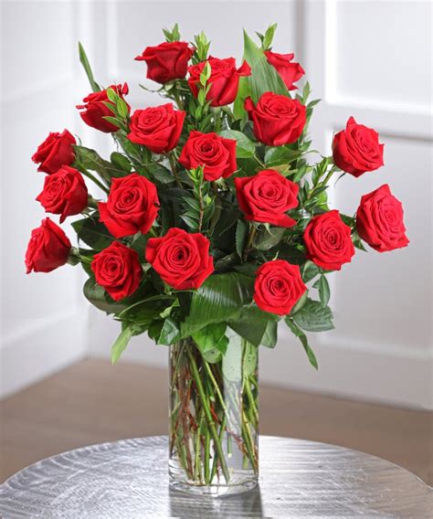 Voted Best Roses In Atlanta Carithers Flowers Red Dozen Roses In Gold
