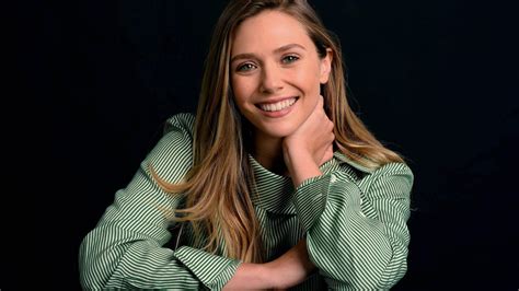 Elizabeth olsen has seemingly revealed that she's married her longtime love, milo green musician robbie arnett, referring to him as her husband during an interview. Elizabeth Olsen Wallpapers (22+ images) - WallpaperBoat