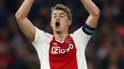 Де лигт маттейс / matthijs de ligt. Matthijs de Ligt transfer news: Ajax boss reveals defender ...