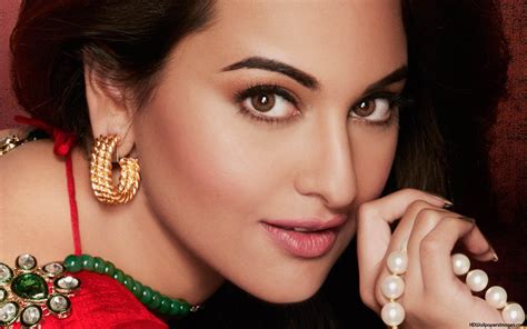 Sonakshi Sinha Indian Actress Bollywood Babe Model 40 Wallpapers Hd Desktop And Mobile