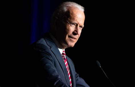 joe biden could solve a lot of problems by choosing a running mate early the washington post