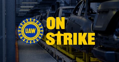 On Strike Uaw Contract Expires Workers Walk Out Of Big Three Plant