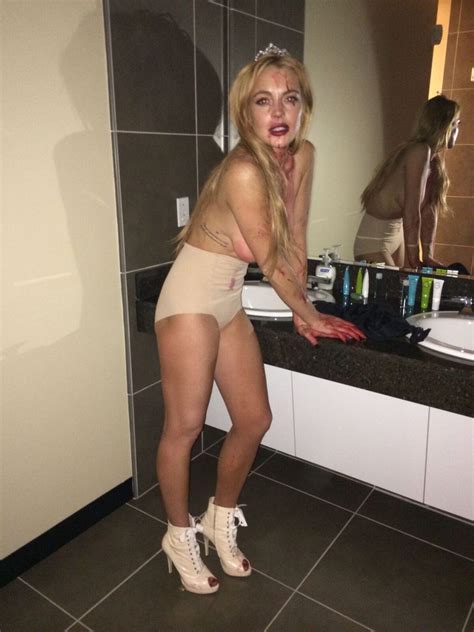 Lindsay Lohan Paparazzi Upskirt Photos The Fappening