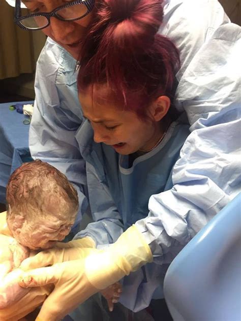 12 Year Old Helps Deliver Baby Brother See The Emotional Photos