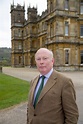 Julian Fellowes Discusses a Season of Comings and Goings at 'Downton ...