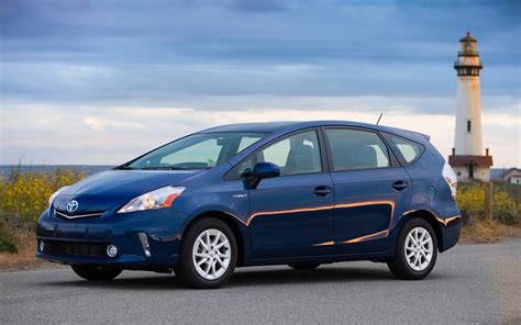 First Drive 2012 Toyota Prius V