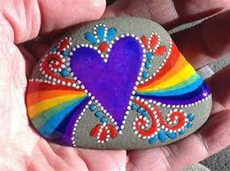 Love Painted Rock For Valentine Decorations Ideas 13 Rock Crafts