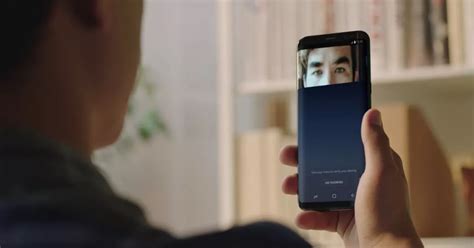 Samsung Galaxy S8 Hacked As Tricksters Figure Out How To Trick Iris Scanner Mirror Online