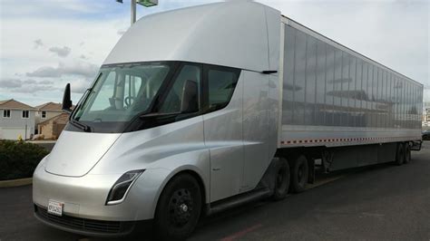 Maybe you would like to learn more about one of these? Tesla Semi: Walmart ordina altri 30 esemplari del camion ...