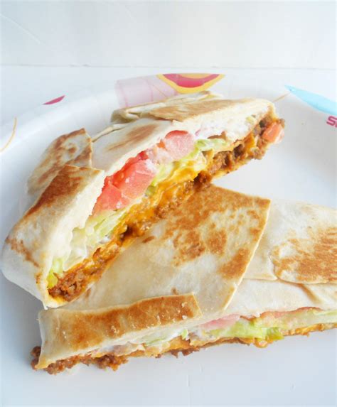 It doesn't get much better than a homemade crunchwrap supreme that you can customize to your preference. Homemade Crunchwrap Supreme - Confessions of a Confectionista