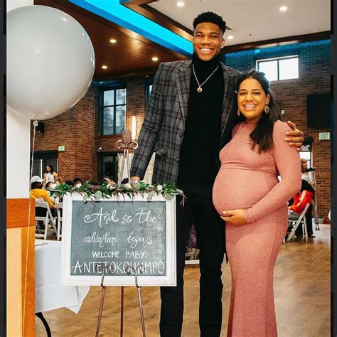 Who Is Giannis Antetokounmpo S Girlfriend Mariah Riddlesprigger
