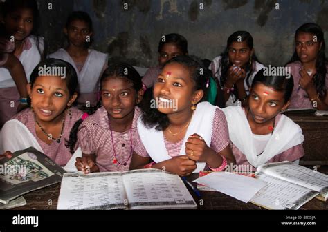 Girls Classroom India Hi Res Stock Photography And Images Alamy