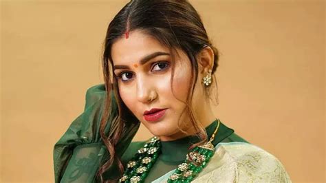 Sapna Choudhary Haryanvi Dancer Charged Fraud And Cheating Case कानूनी पचड़े में फंसीं