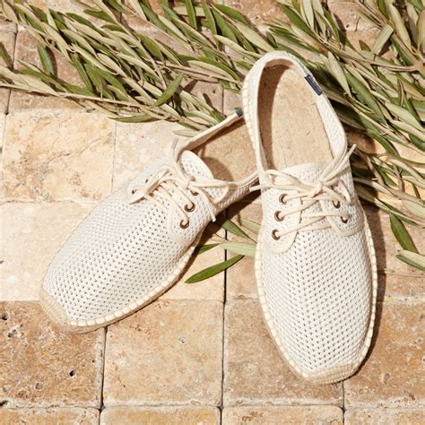 You Cant Go Wrong With A Classic Light And Comfortable For Summer Is