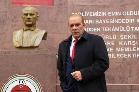 Atatürk e benzeyen Göksel Kaya kendisini eleştirenlere yanıt verdi