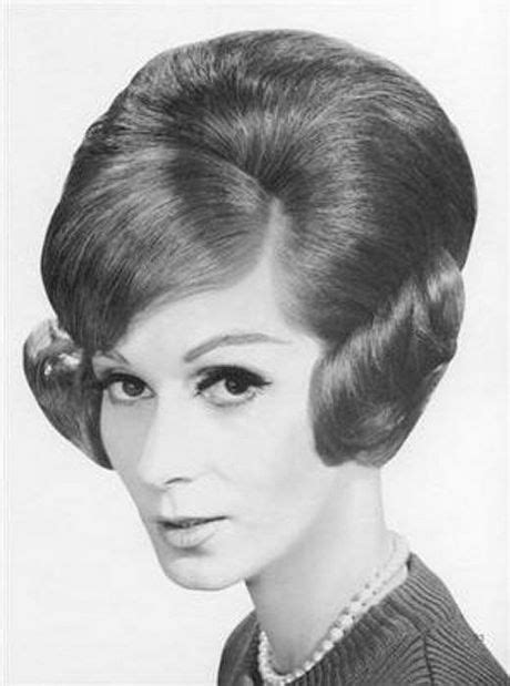 Album photo … coiffures de mariée : Coiffure année 50 cheveux court