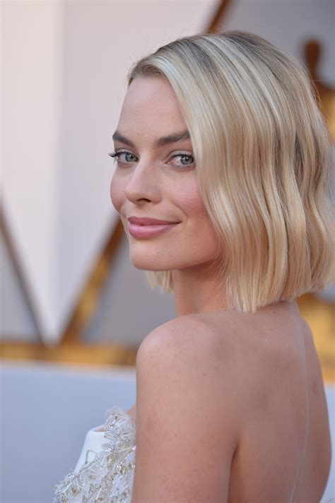 Margot Robbie Oscars 2018 Red Carpet