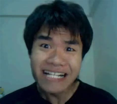 นาย กฤษณ์ บุญญะรัง หรือที่ทุกคนรู้จักกันดีสำหรับชื่อในวงการ บี้ เดอะสกา ยูทูบเบอร์แนวหน้าของเมืองไทย ผู้มียอดผู้ติดตาม. เปิดชีวิต บี้ เดอะสกา หลังเป็นยูทูปเบอร์ชื่อดัง