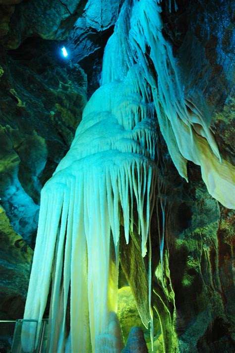 Golden Lion Cave In Yichang Travel Guide Of Golden Lion
