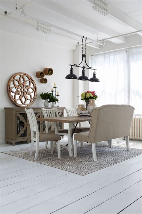 My favorite auction house, garth's auctions, has one of their incredible americana sales coming up on september 6th. Farmhouse Style: Where to Buy Modern Farmhouse Furniture ...