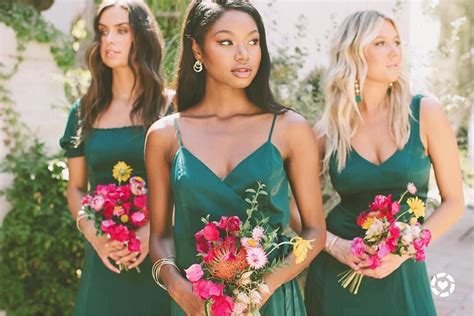 I Like The Color Contrast Against The Emerald Dresses Emerald Green