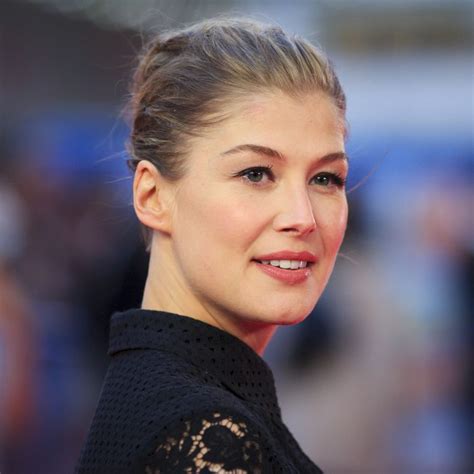 Everything You Need To Know About Gone Girls Rosamund Pike