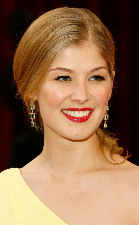 Rosamund Pikes Dramatic Weight Changes For Gone Girl