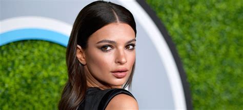 Instagram Emily Ratajkowski Posa Topless En Su Cama Actualidad