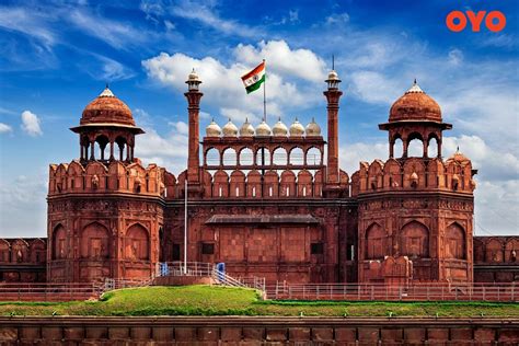 16 Most Famous Historical Places In India That You Need To Visit 2019