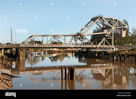 Aberdeen Washington Wishkah River Bridge Fotografías E Imágenes De Alta