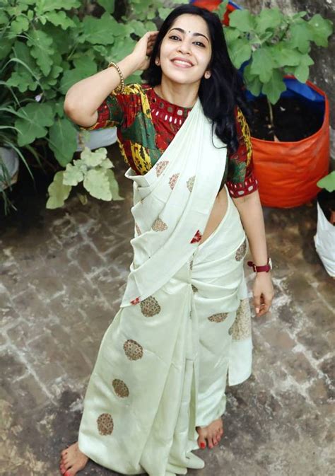tv actress anchor ramya subramanian in white saree glamorous indian models