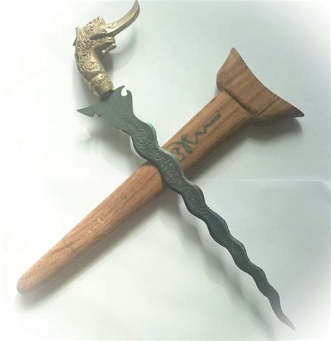 1st Edition Sun Ritual Spirit Dagger 9 Inch Blade With Hongsa Head Hilt