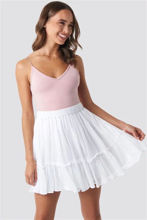 Flowy Mini Skirt Outfits Gabriele Mclemore